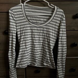 Striped Long-Sleeve Scoop Neck Top - Gray/White
